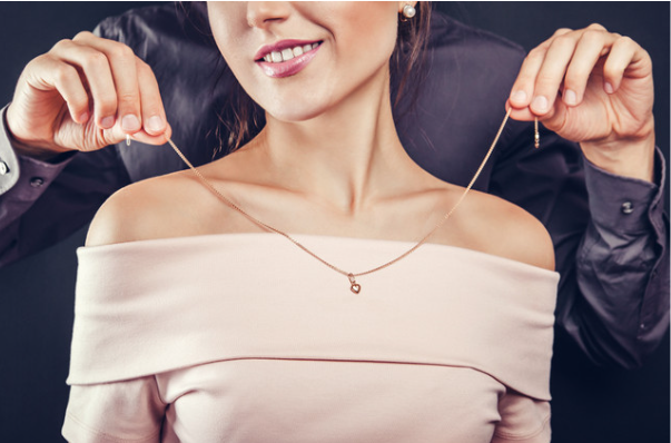 Kalung Emas Model Terbaru Sesuai Kepribadian Wanita